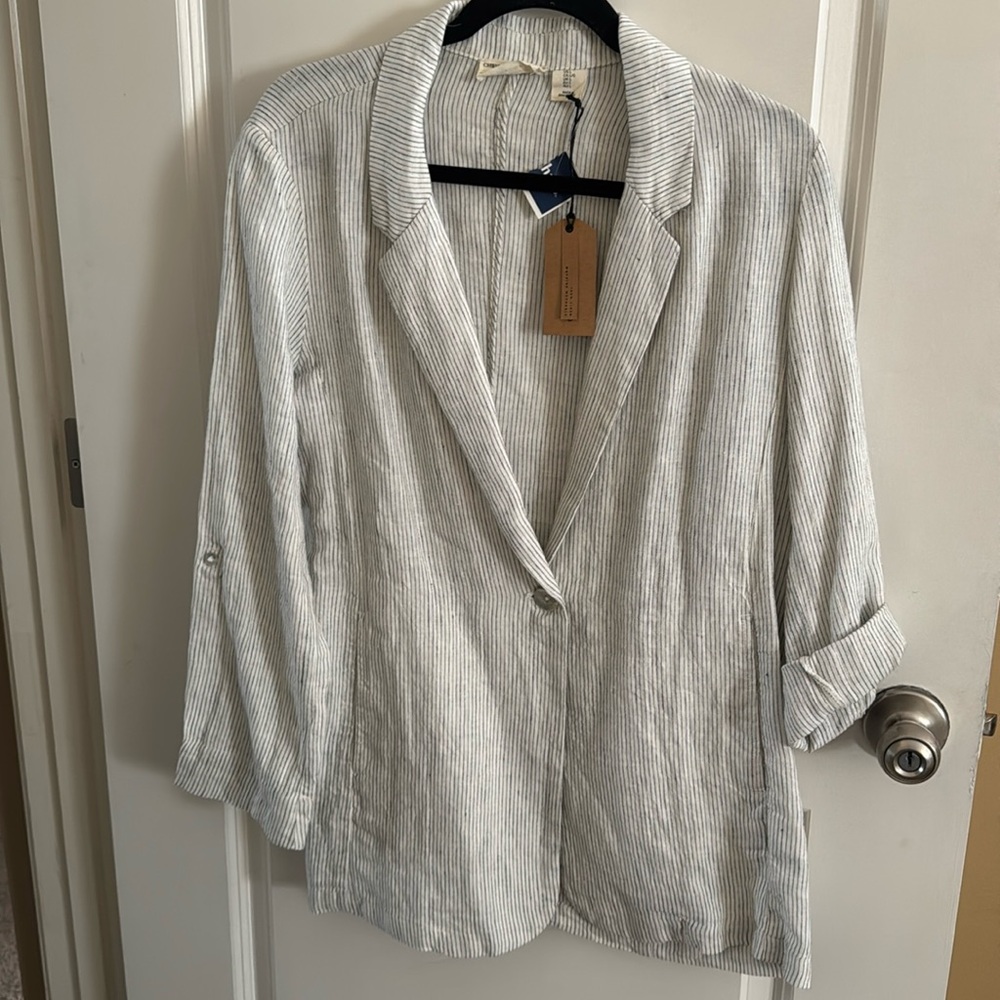 NEW- Women’s linen Jacket